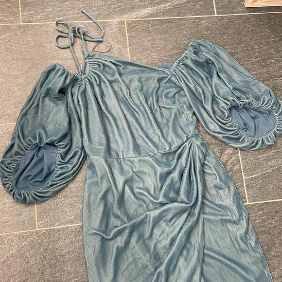 ASOS blue velvet dress - Picture 3 of 6